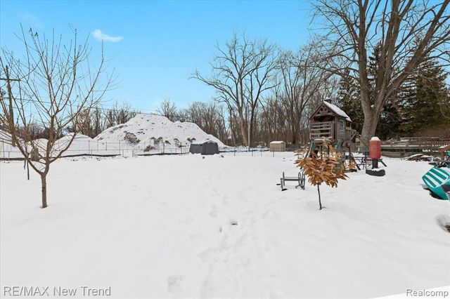 33503 Stocker Street, Farmington Hills, MI 48335