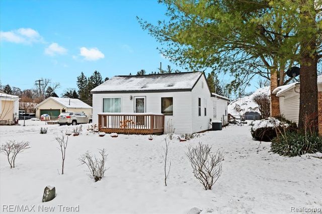 33503 Stocker Street, Farmington Hills, MI 48335