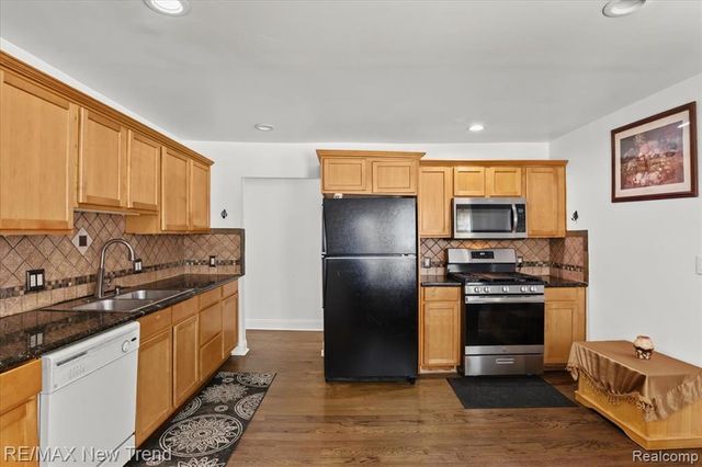 33503 Stocker Street, Farmington Hills, MI 48335