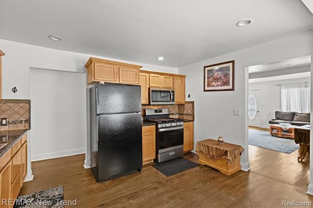 33503 Stocker Street, Farmington Hills, MI 48335