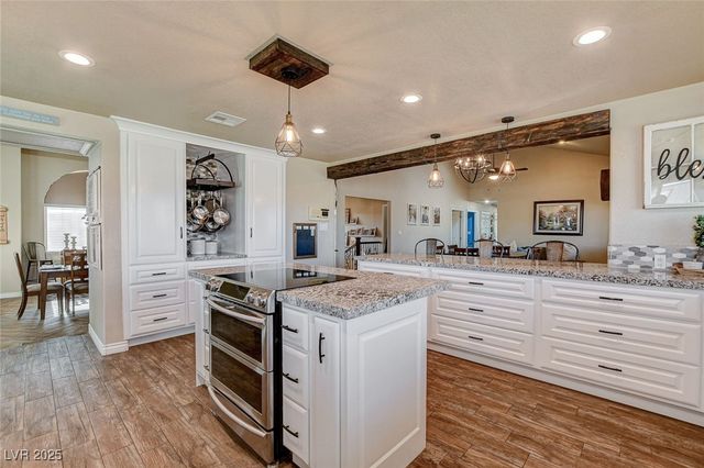 985 Hinckley Avenue, Logandale, NV 89021