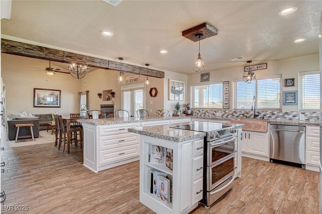 985 Hinckley Avenue, Logandale, NV 89021