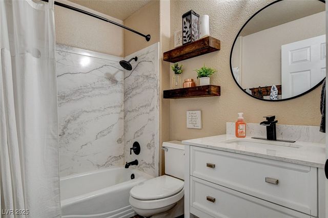 985 Hinckley Avenue, Logandale, NV 89021