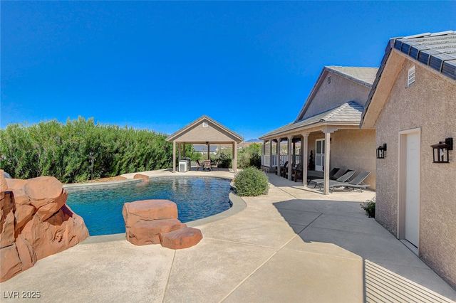 985 Hinckley Avenue, Logandale, NV 89021