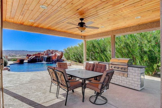 985 Hinckley Avenue, Logandale, NV 89021