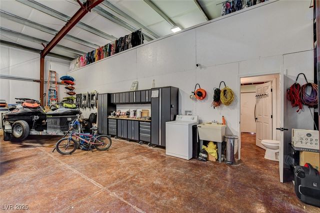 985 Hinckley Avenue, Logandale, NV 89021