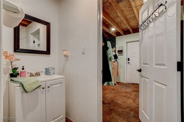 985 Hinckley Avenue, Logandale, NV 89021