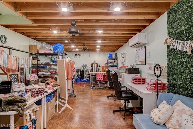 985 Hinckley Avenue, Logandale, NV 89021