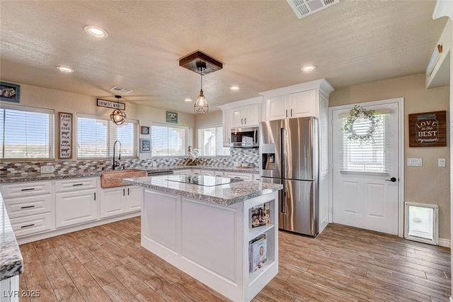 985 Hinckley Avenue, Logandale, NV 89021