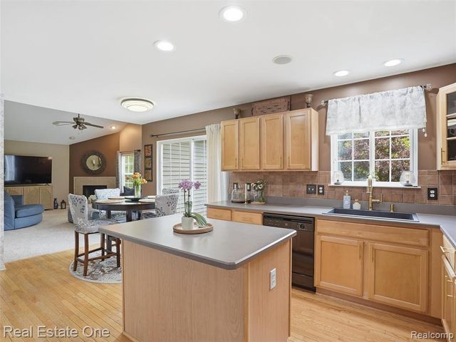 1786 Four Seasons Drive, Howell, MI 48843