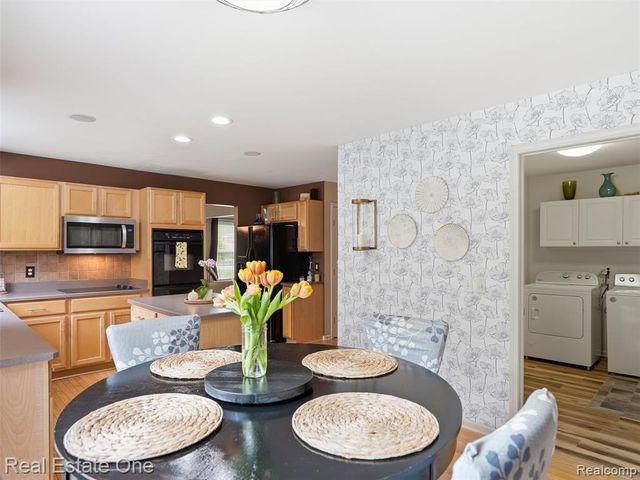 1786 Four Seasons Drive, Howell, MI 48843