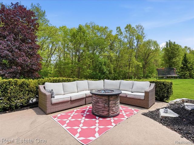 1786 Four Seasons Drive, Howell, MI 48843
