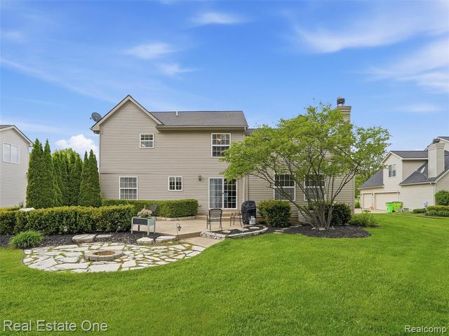 1786 Four Seasons Drive, Howell, MI 48843