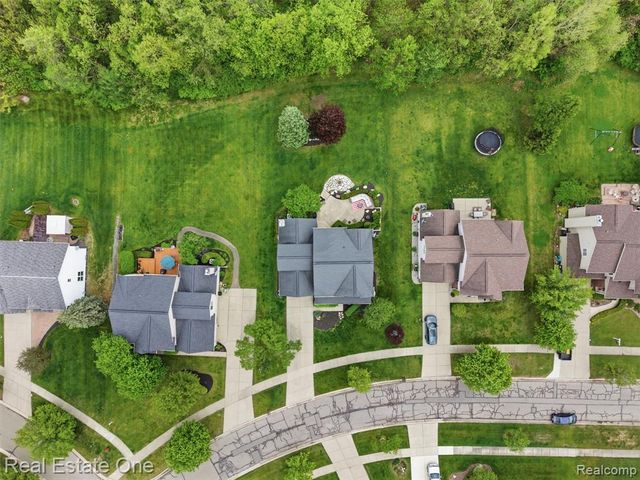 1786 Four Seasons Drive, Howell, MI 48843