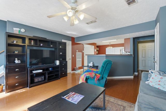 2039 Victory Gallop Ln, Murfreesboro, TN 37128