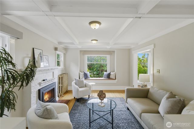 2412 2nd Avenue W, Seattle, WA 98119