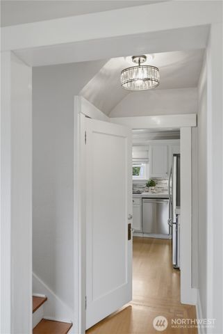 2412 2nd Avenue W, Seattle, WA 98119