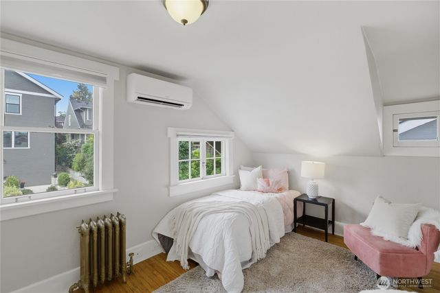 2412 2nd Avenue W, Seattle, WA 98119
