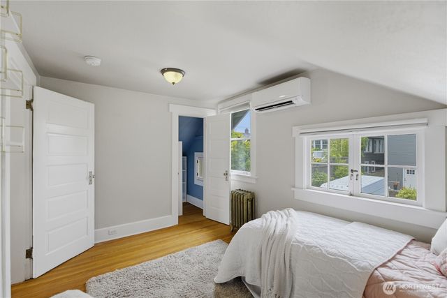 2412 2nd Avenue W, Seattle, WA 98119
