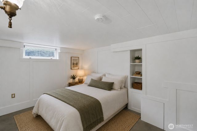 2412 2nd Avenue W, Seattle, WA 98119