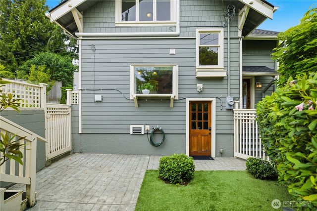 2412 2nd Avenue W, Seattle, WA 98119