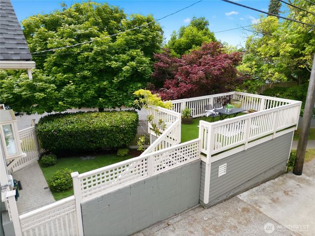 2412 2nd Avenue W, Seattle, WA 98119