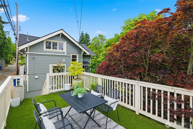 2412 2nd Avenue W, Seattle, WA 98119