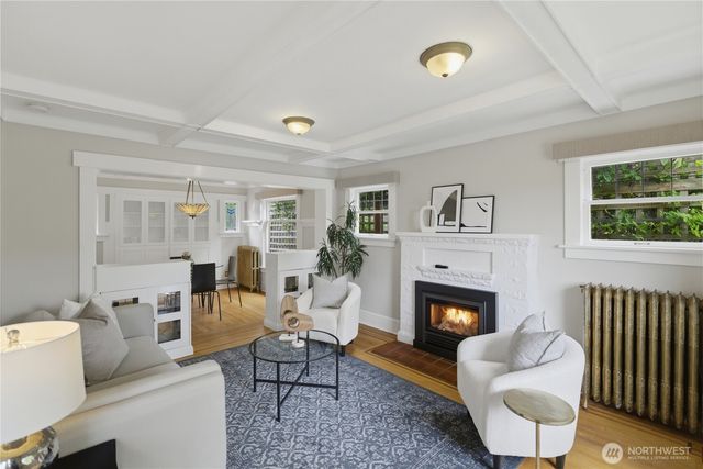 2412 2nd Avenue W, Seattle, WA 98119