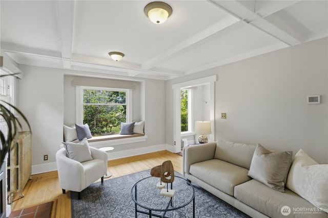 2412 2nd Avenue W, Seattle, WA 98119
