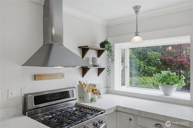 2412 2nd Avenue W, Seattle, WA 98119