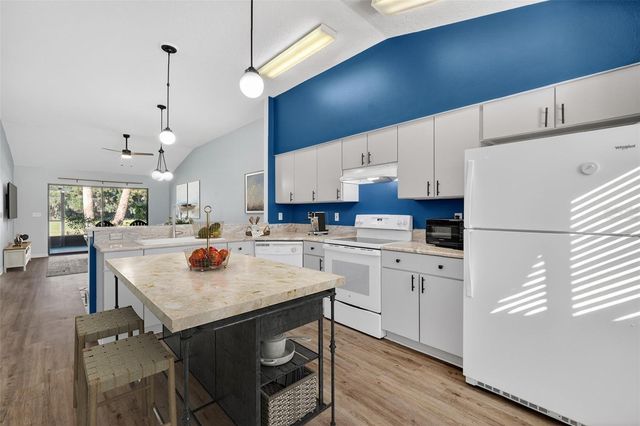 579 JUNIPER WAY, Tavares, FL 32778