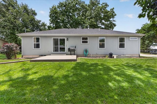 301 S Elm Street, Louisburg, KS 66053
