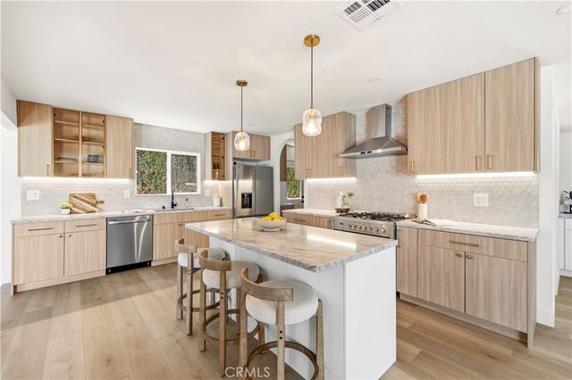 9458 Ruffner Avenue, Northridge, CA 91343