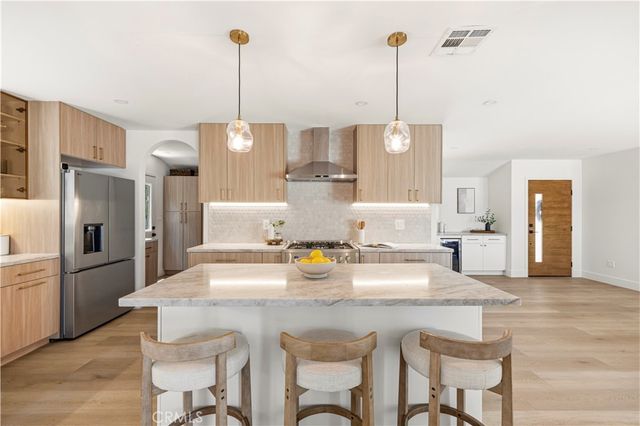 9458 Ruffner Avenue, Northridge, CA 91343