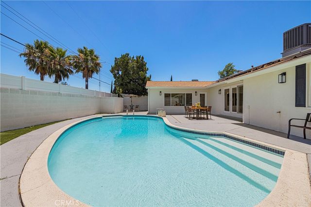 9458 Ruffner Avenue, Northridge, CA 91343