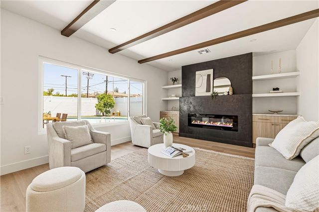 9458 Ruffner Avenue, Northridge, CA 91343