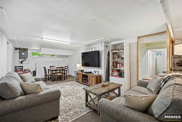 57 Oldis Street, Rochelle Park, NJ 07662