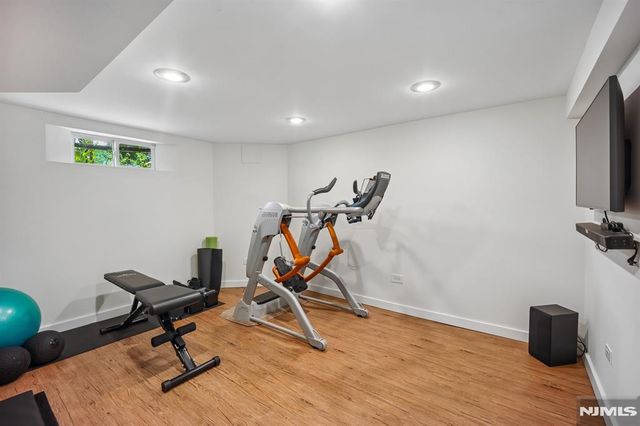 57 Oldis Street, Rochelle Park, NJ 07662