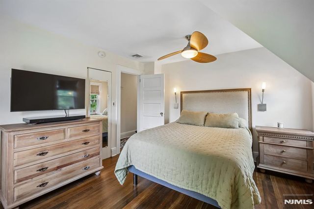 57 Oldis Street, Rochelle Park, NJ 07662