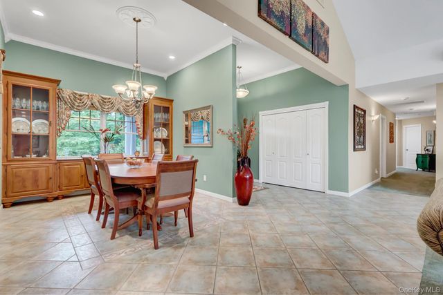 71 Dyke Road, Setauket, NY 11733