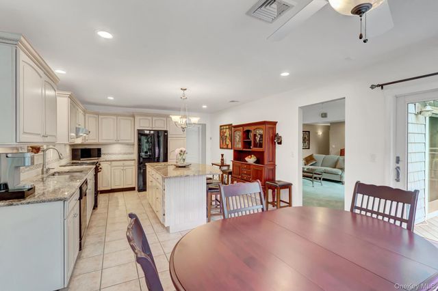 71 Dyke Road, Setauket, NY 11733