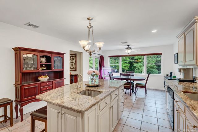 71 Dyke Road, Setauket, NY 11733