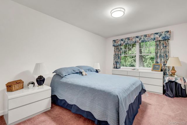 71 Dyke Road, Setauket, NY 11733