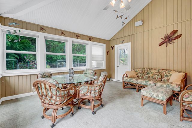 71 Dyke Road, Setauket, NY 11733
