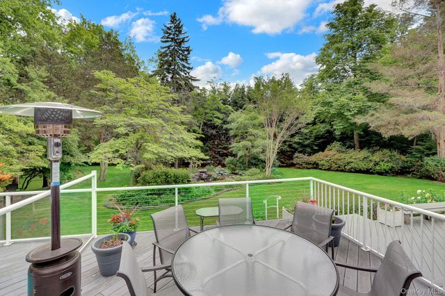71 Dyke Road, Setauket, NY 11733