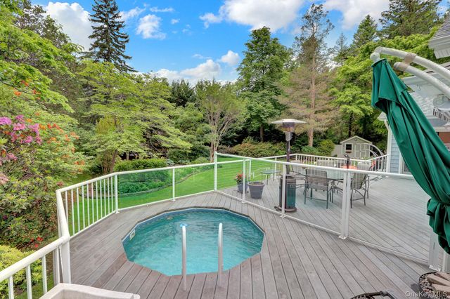 71 Dyke Road, Setauket, NY 11733