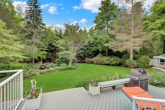 71 Dyke Road, Setauket, NY 11733