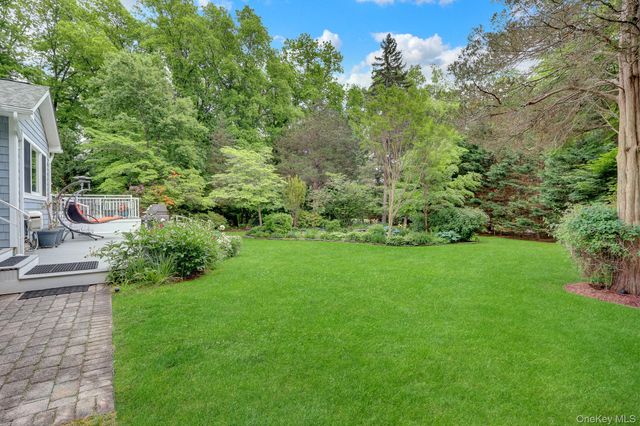 71 Dyke Road, Setauket, NY 11733