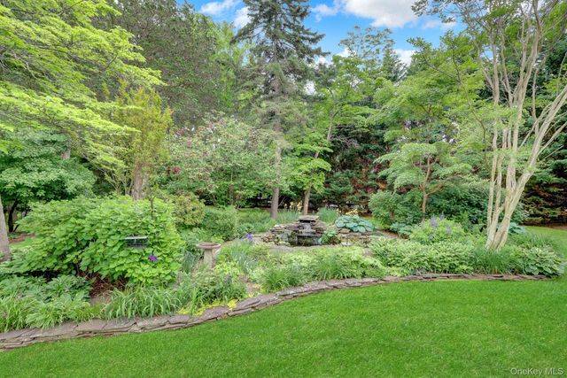 71 Dyke Road, Setauket, NY 11733