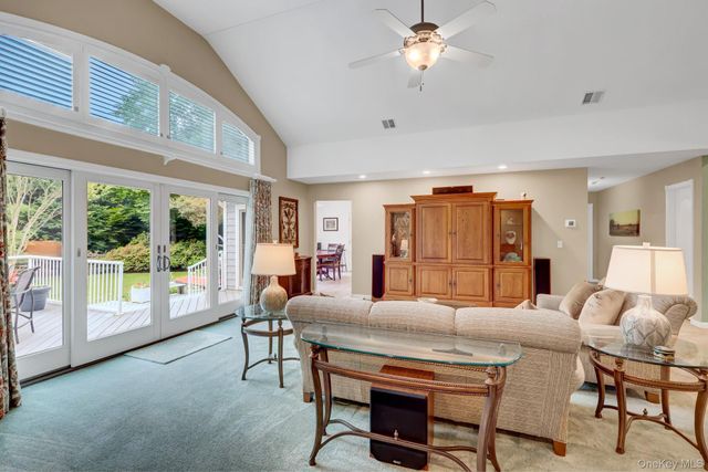 71 Dyke Road, Setauket, NY 11733